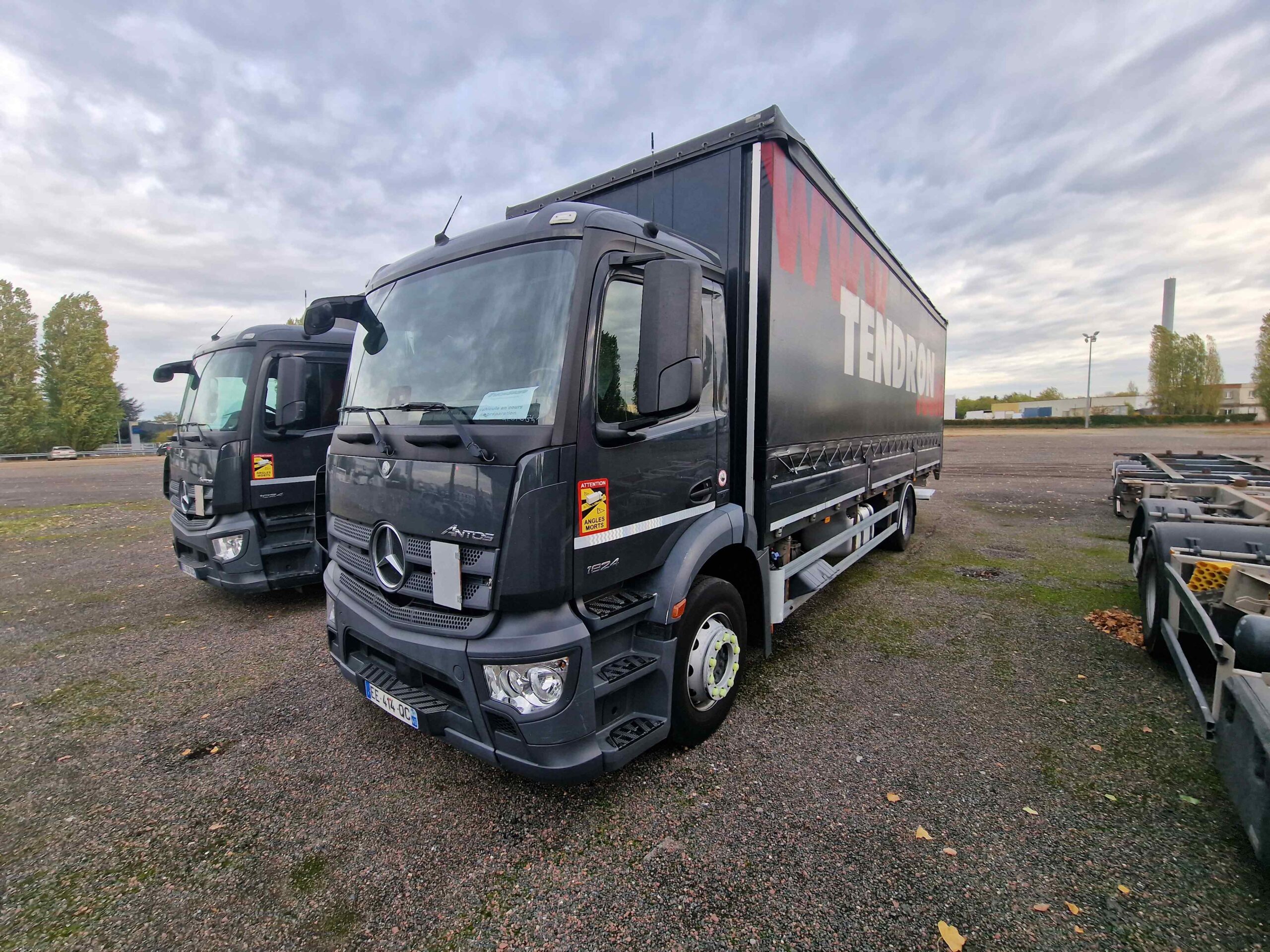 Mercedes Antos 1824 Courtinsider